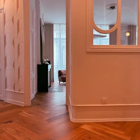 Jeannette, 3 Bedrooms, Parking *