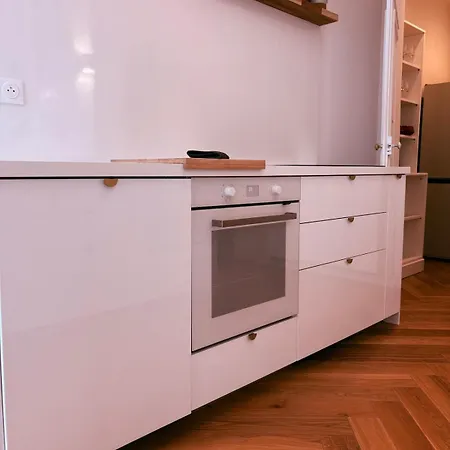 Lejlighed Jeannette, 3 Bedrooms, Parking *